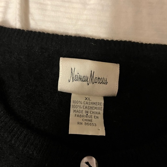 Neiman Marcus 100% Cashmere Classic Black Crew Neck Cardigan Sweater, size XL - Picture 5 of 7